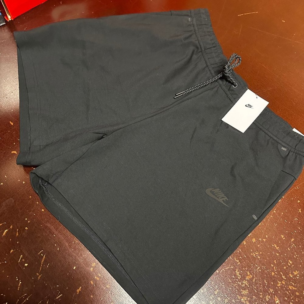 Nike Mens Black Sportswear Tech Fleece Lightweight Athletic Shorts Size XL - Picture 3 of 5